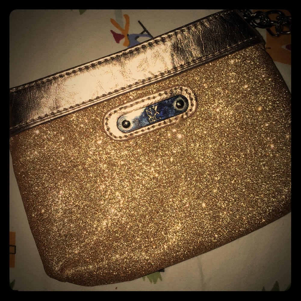 New York and company clutch